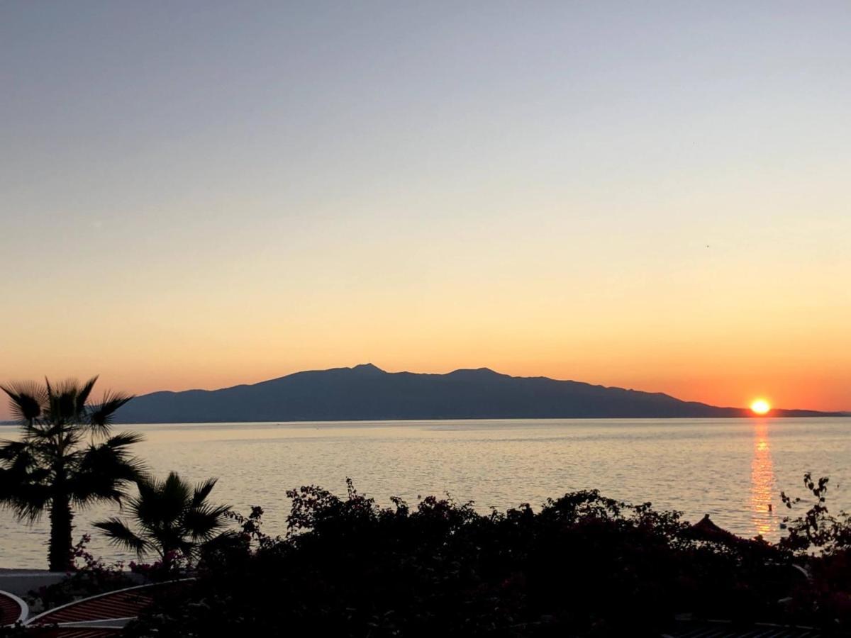 Sunset Apartment Saranda Bay Exterior foto