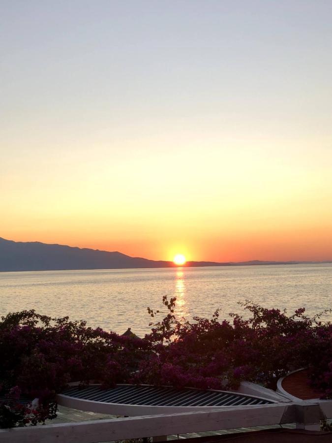 Sunset Apartment Saranda Bay Exterior foto